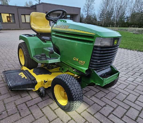 Cinghia Di Trasmissione Caltric Per John Deere GX355 Diesel, HD45, HD75, LX172, LX173 - 5/8x107-3/4 - Ricambio M115776