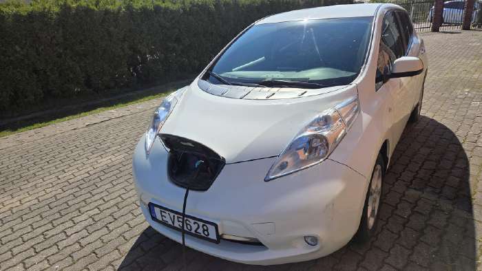 Nissan Leaf, hatchback