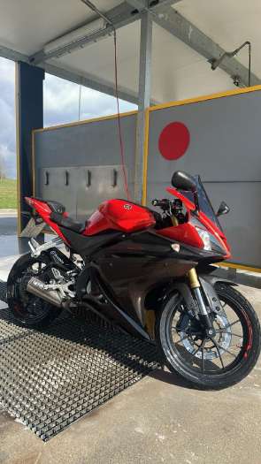Yamaha YZF 125cc, superbikes