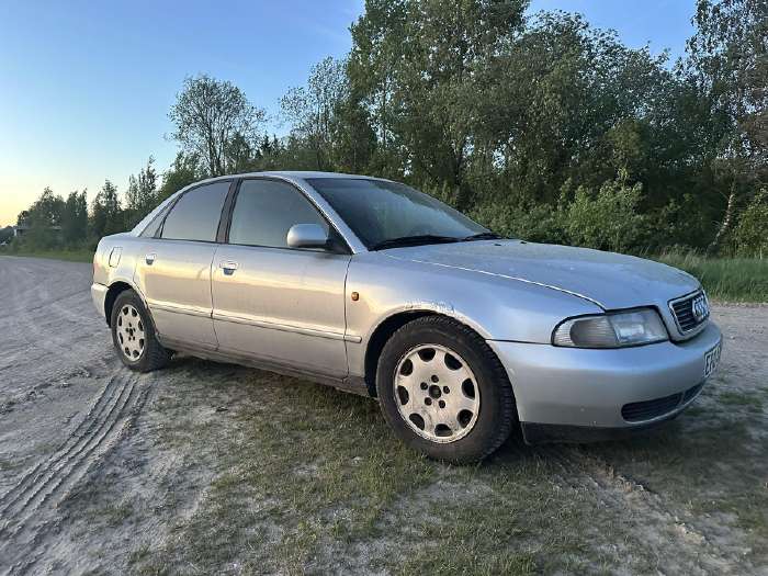 Audi A4, 1.8 l., Седан