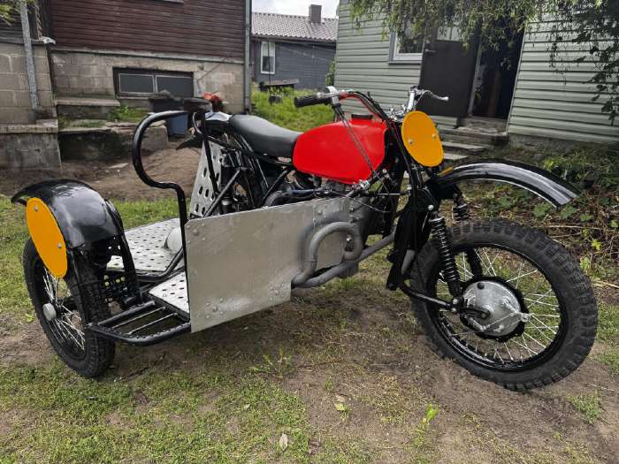Ural -kita-, krosiniai