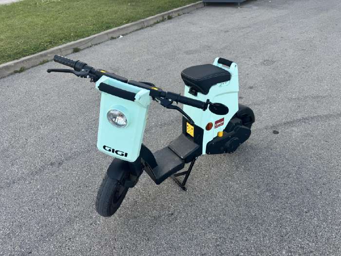 Govecs -kita-, scooters / mopeds