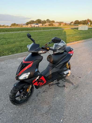 Aprilia SR 49cc, мотороллеры / мопеды