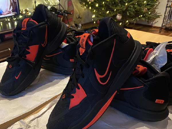 Nike kyrie 4 kaina best sale