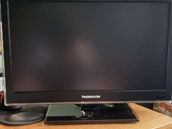 Téléviseur écran plat 122 cm LED THOMSON 48FZ3235 - Téléviseur Conforama