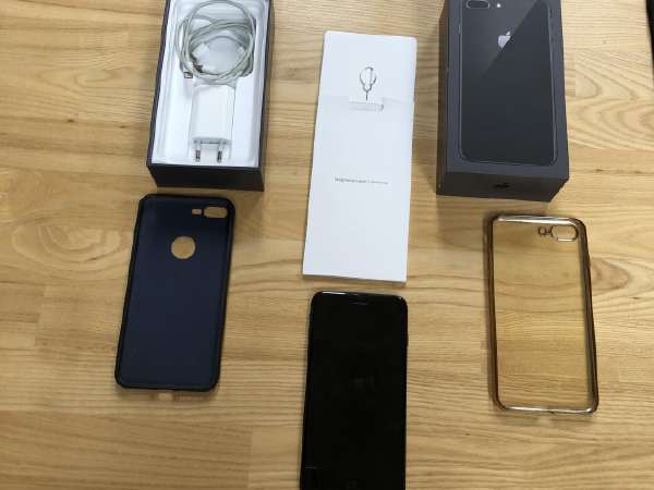 64Gb high quality Black iPhone 8 Plus(8+) - Factory Unlocked (15486)