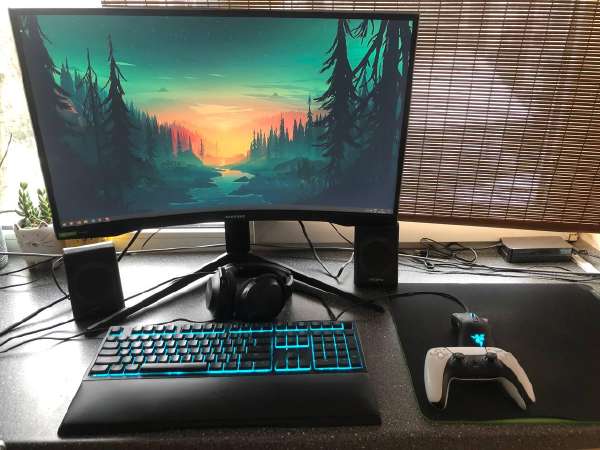 27 QHD Gaming Monitor Odyssey G5 Curved LS27AG550EPXEN