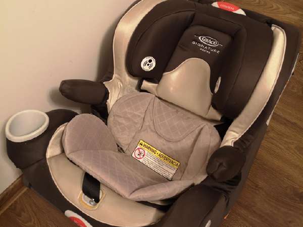 Graco signature series hotsell car seat 2012