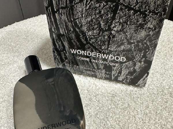 Comme des shop garcons wonderwood kvepalai