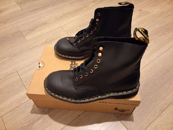 Parduodu cheap dr martens