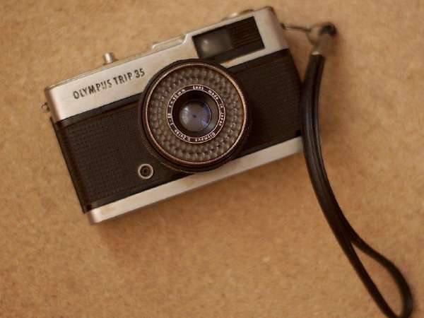 Olympus PEN E-P7 Camera Kit, 20 MP Sensor, 5-axis image