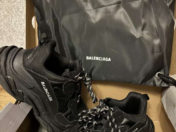 Balenciaga skelbiu best sale