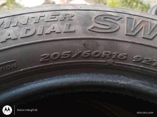 2 x 205/60 R16 Roadstone Eurovis Sport 04 96H XL 205 60 16