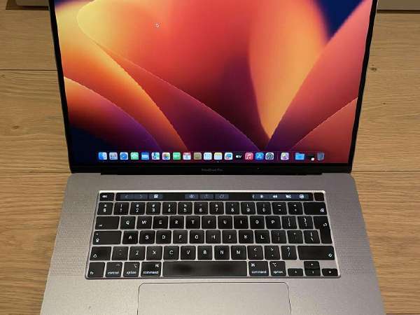 MacBook Pro 16