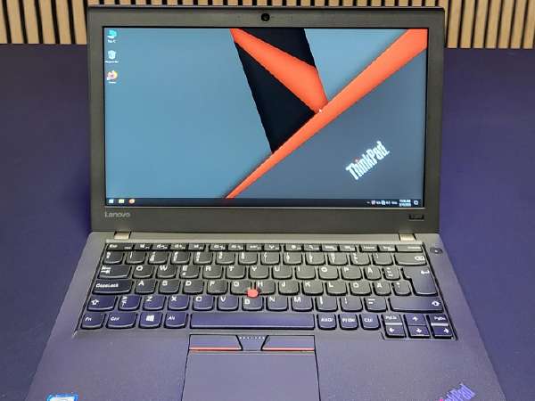#866 レノボ Thinkpad X260 i7 16GB SSD512GB img03-ThinkPad-X260-small.jpg