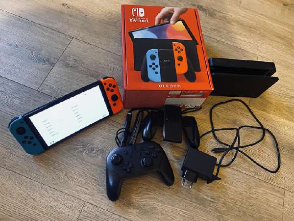 HORI Nintendo Switch Split Pad Pro (Juodas), modelis - NSW