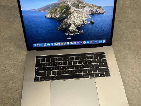 MacBook Pro 2017 15インチ2.8GHz 16GB 256GB Amazon.co.jp: 【整備済み品】Apple MacBook Pro 2017(15インチ