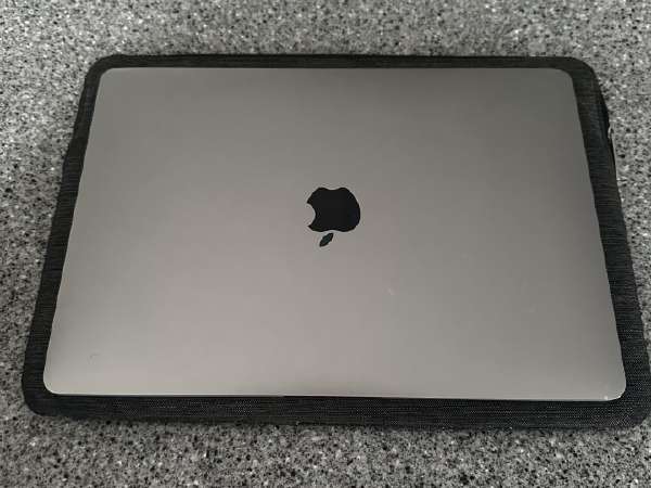 MacBook本体 MacBook Air (Retina, 13-inch, 2018) 71ThJFKhOML._AC_SY200_QL15_.jpg