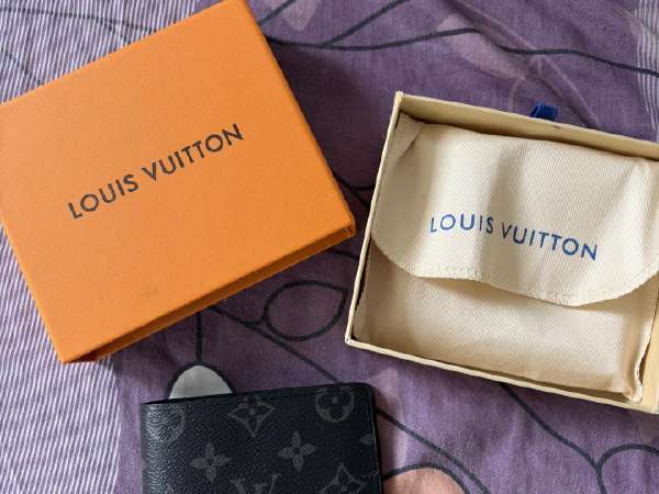 2016's★ Louis Vuitton for UNICEF★Pin非売品 LOUIS VUITTON - 2016's☆ Louis Vuitton for UNICEF☆Pin非売品