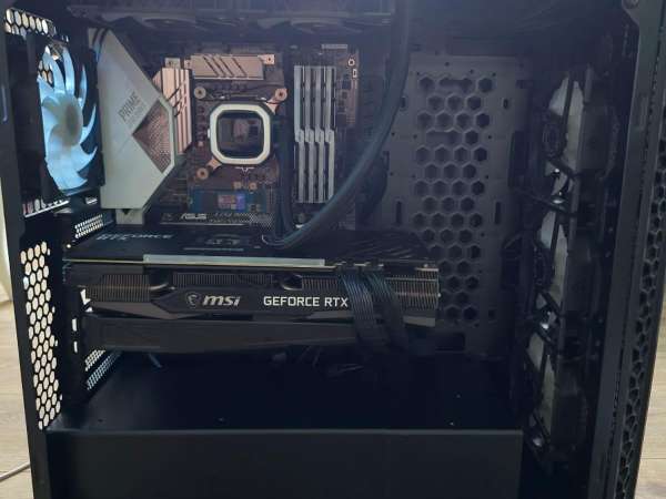 (非LHR)MSI RTX 3070 gaming x trio MSI GeForce RTX 3070 GAMING X TRIO