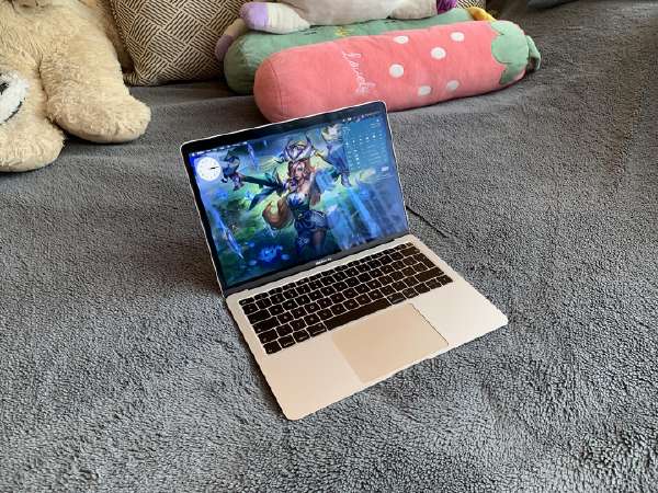 MacBook本体 MacBook Air (Retina, 13-inch, 2018) 71ThJFKhOML._AC_SY200_QL15_.jpg
