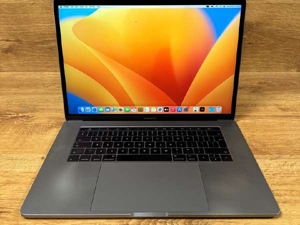 MacBookPro2017 15インチ i7/16GB＆SSD256GB Amazon.co.jp: 【整備済み品】 Apple MacBook Pro 2017(15インチ