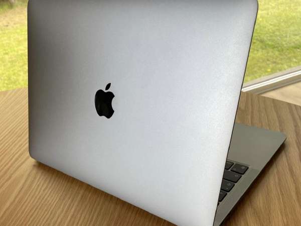 MacBook Air M1 8GB/256GB＋Majextand/M575S Macbook Air M1 kaina nuo 15.29 € (27 pard.)