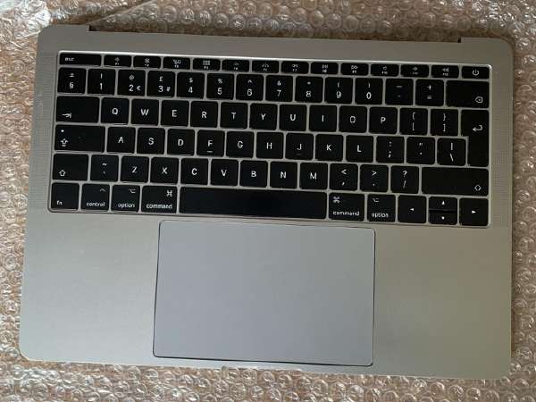 MaCBooK Pro 13” (2017) MacBook Pro“ (13 col., 2017 , du „Thunderbolt 3“ prievadai