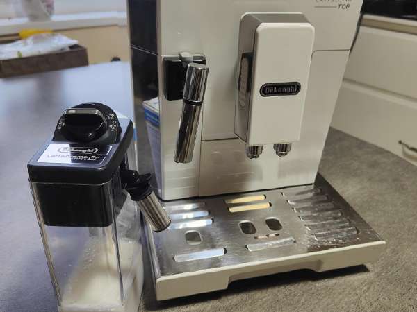 DēLonghi　ELETTA  CAPPUCCINO DELONGHI ELETTA CAPPUCCINO TOP – Chameleon Coffee Services