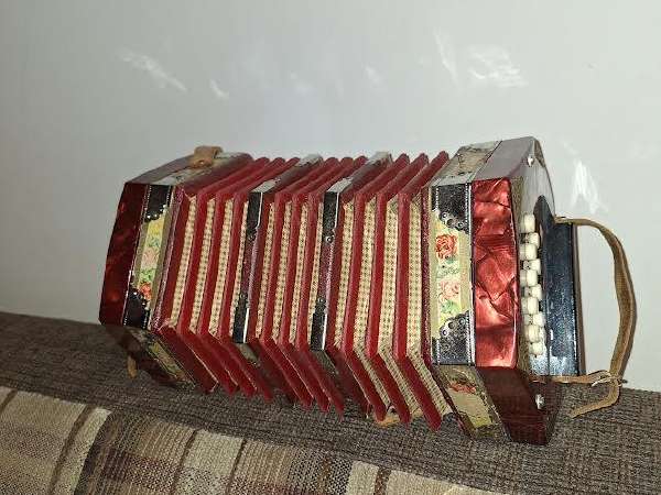 Dumpliniai muzikos instrumentai (8 psl.) - Skelbiu.lt