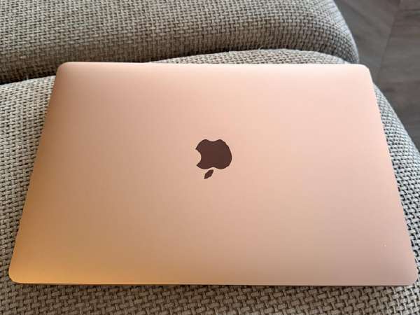 Apple MacBook Air ローズゴールド Introducing the next generation of Mac - Apple (LT)