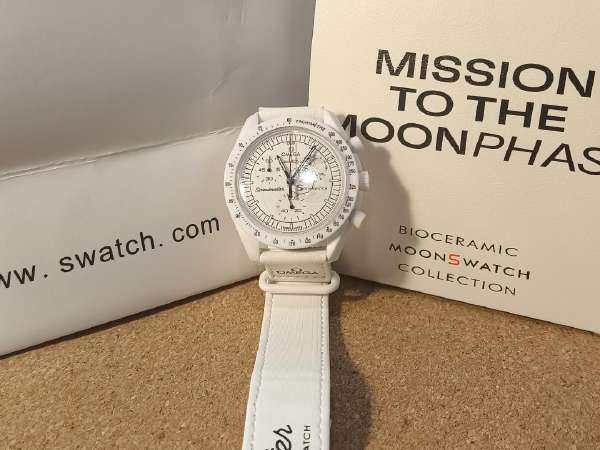omega-x-swatch-moonsswatch.jpg