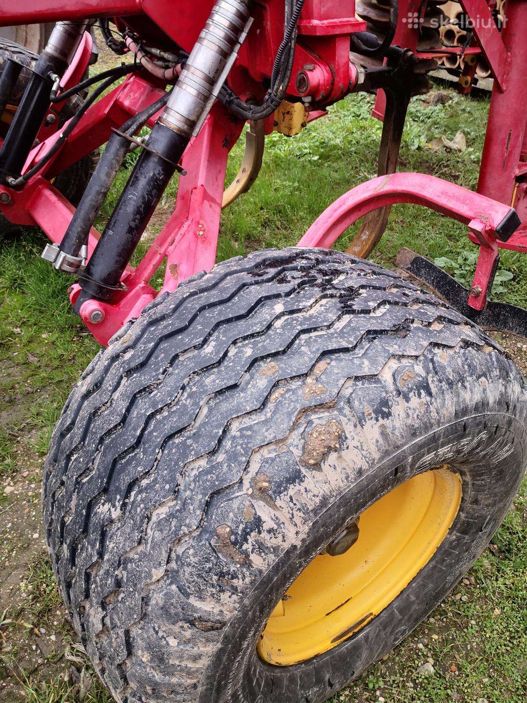 Vaderstad 500, scrapers, scrubbers