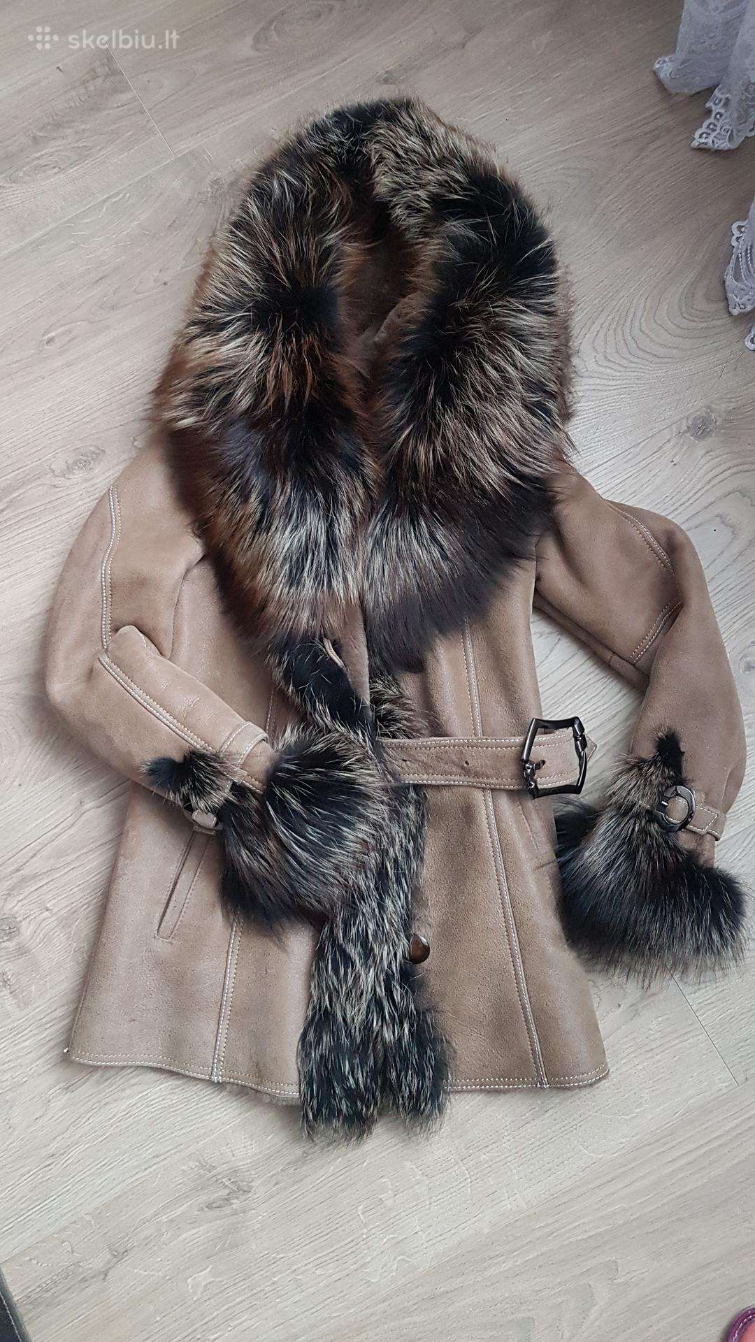 Nauji avikailiniai su gobtuvų ir lapės kailių