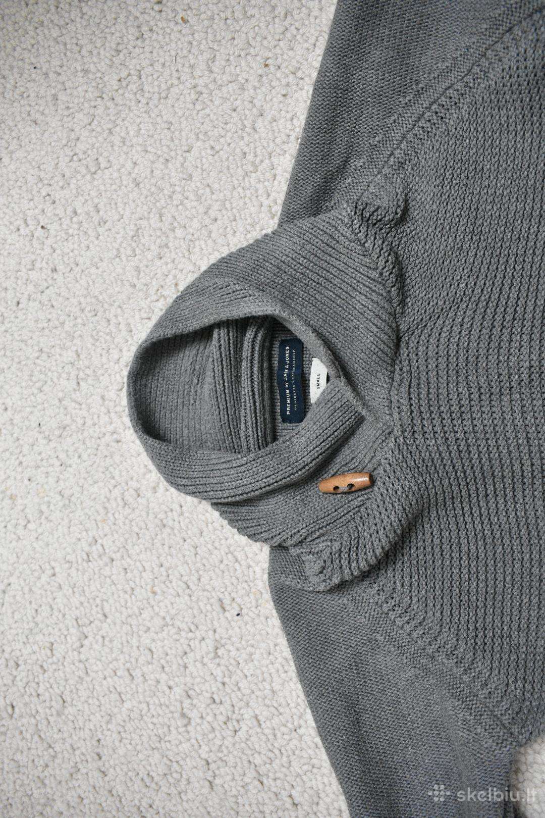 Jack & Jones megztinis su šiltu kaklu.
