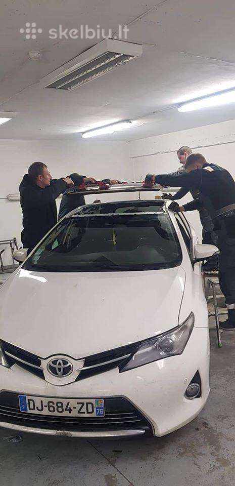 Automobilių stiklų keitimas prie Akropolio