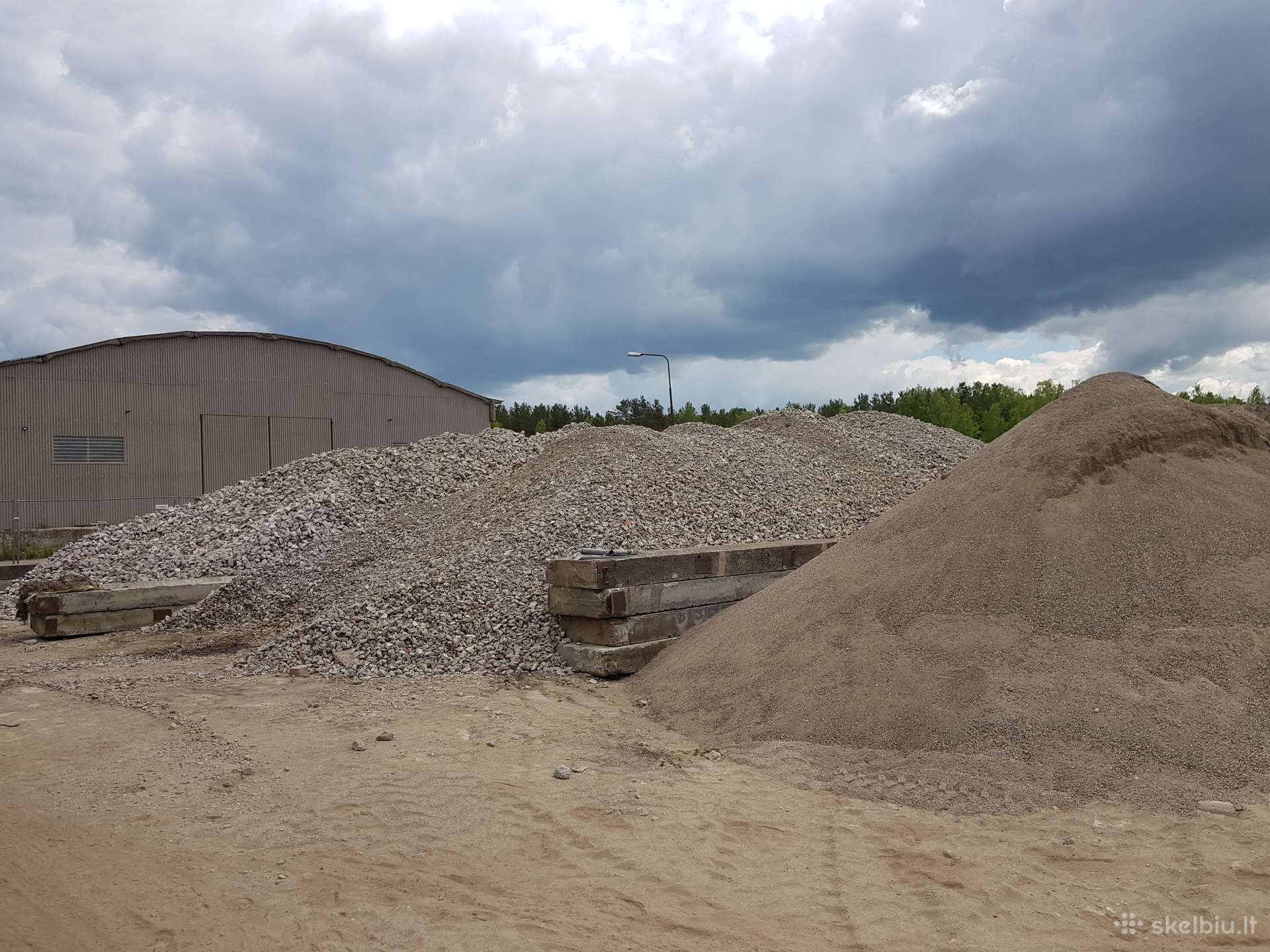 Betono,plytų skalda betono laužas gruzas
