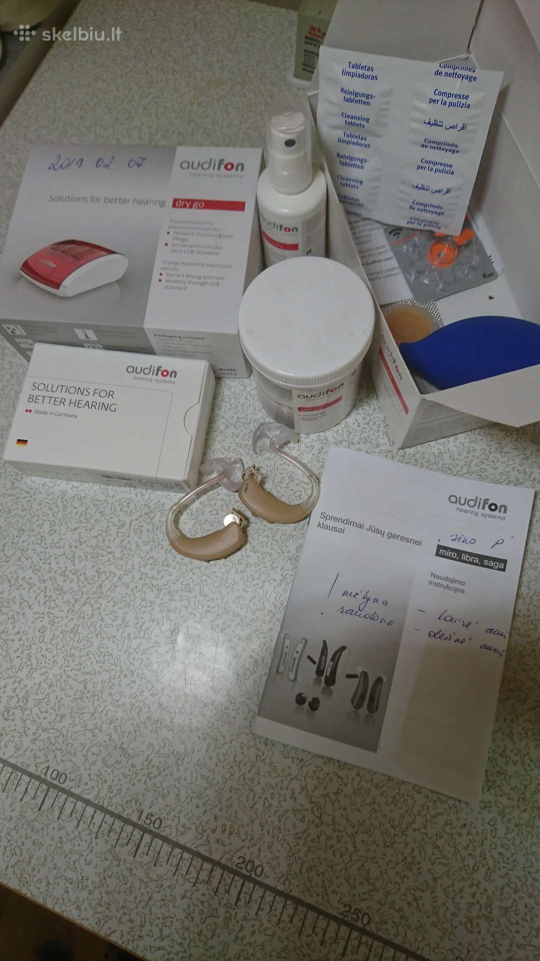 Nauji klausos aparatai abiems ausims