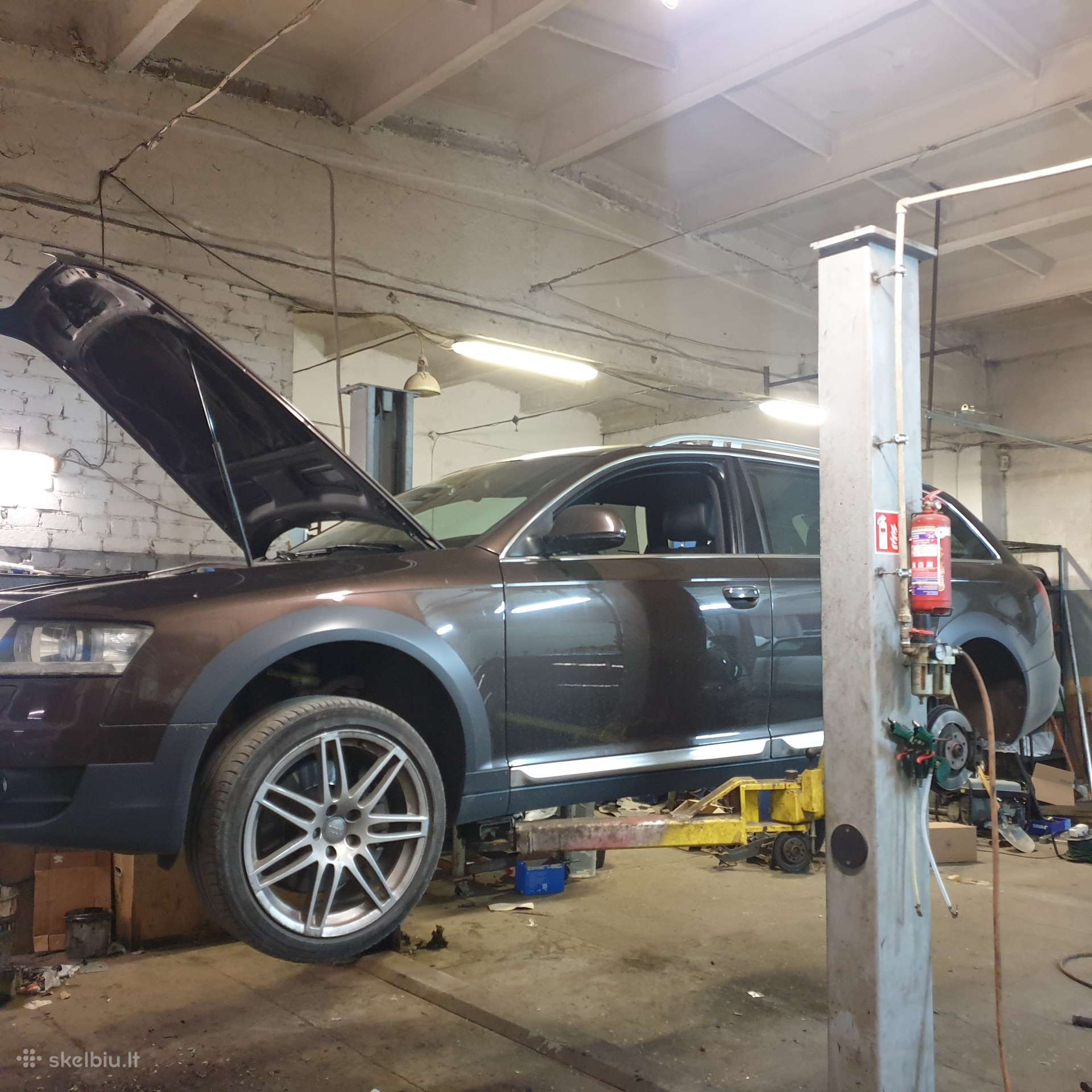 A6allroad C6 pneumatinės važiuoklės dalys remontas