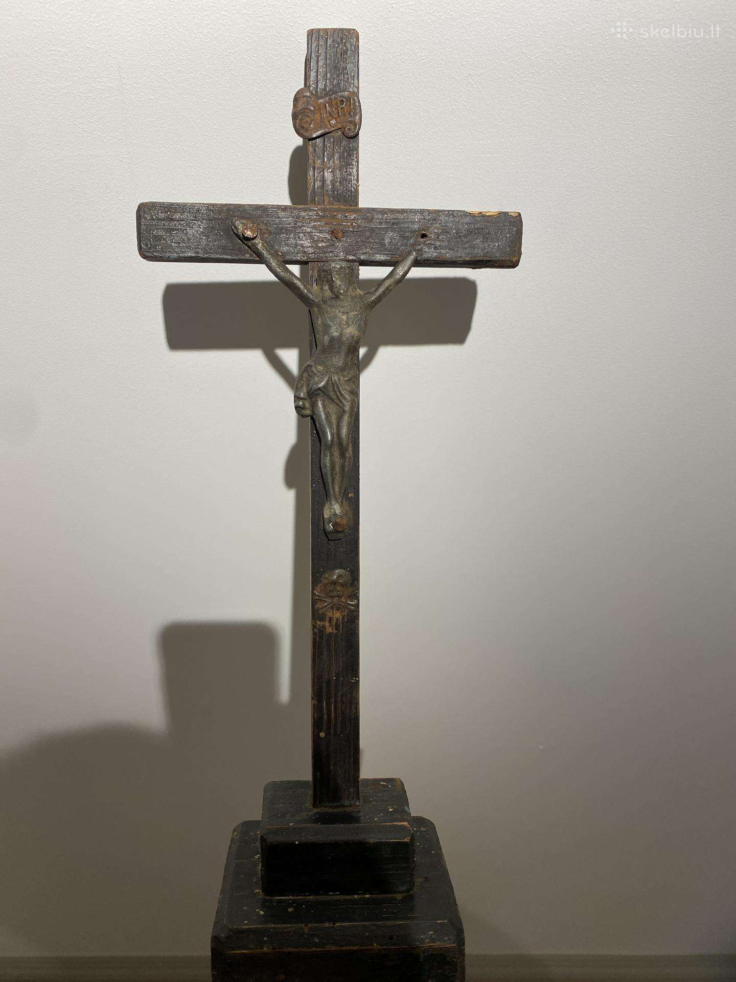 Senovinis pastatomas kryželis