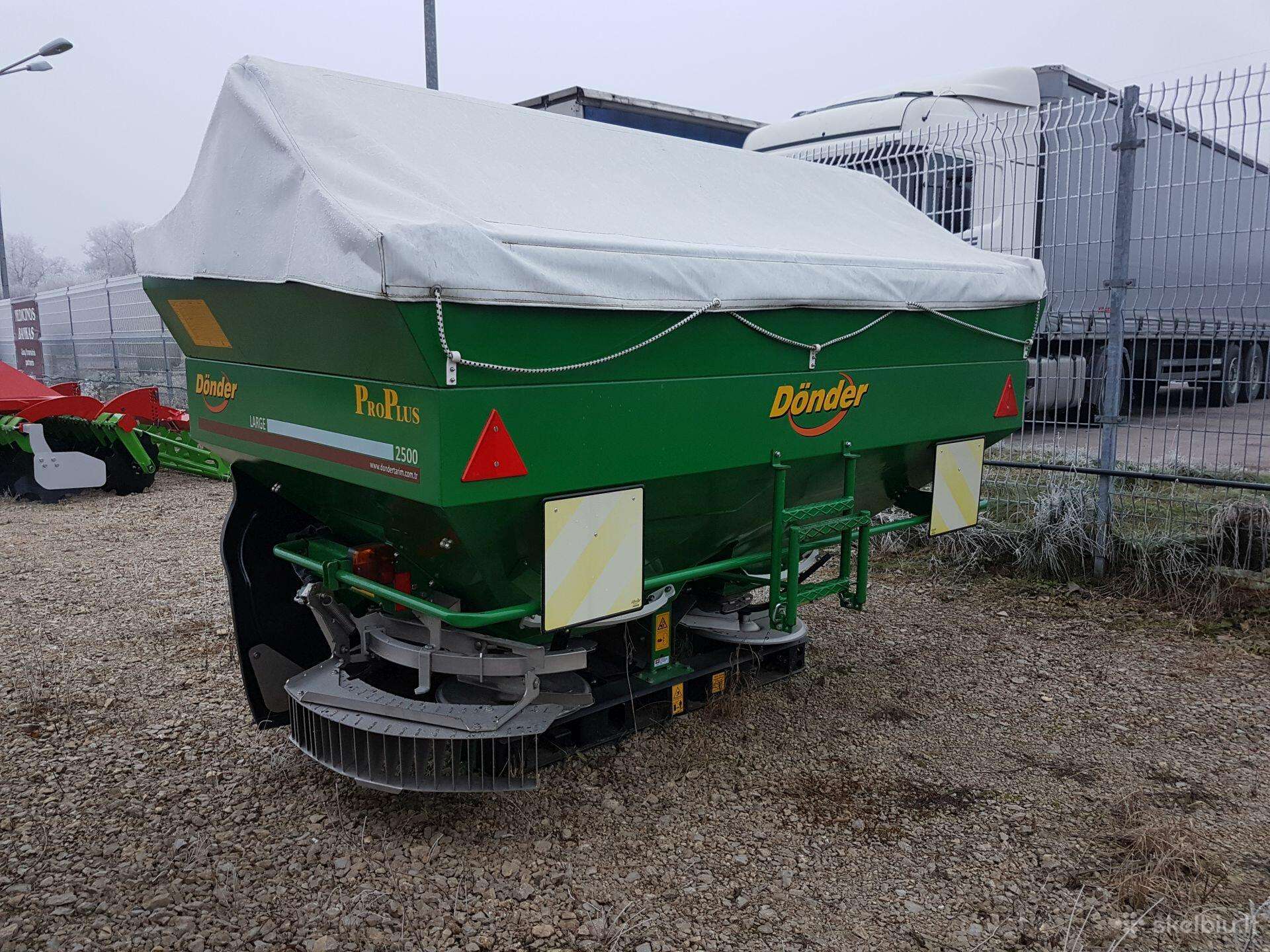 Donder CGSA 2500, разбрасыватели