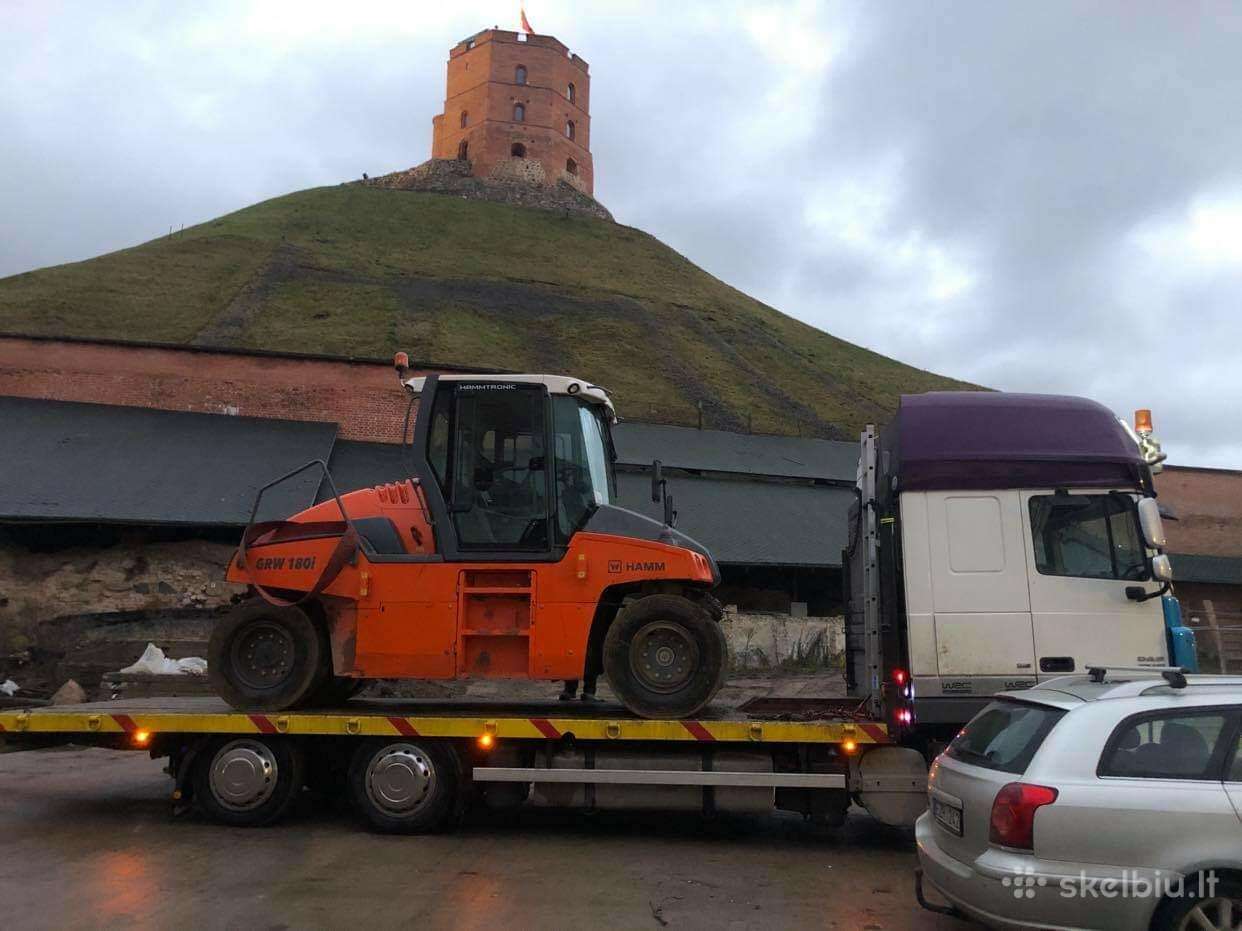 Tralas Vilniuje, statybines tech. transportavimas