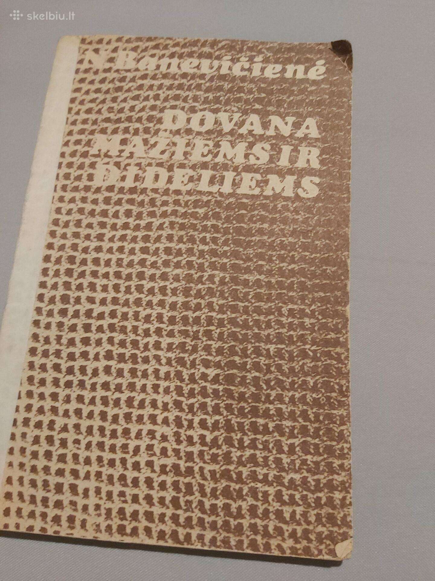 Knyga mezgėjoms ir besimokančioms