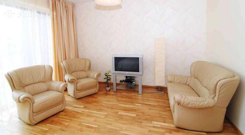 Svetainės komplektas, odinė sofa ir 2 foteliai