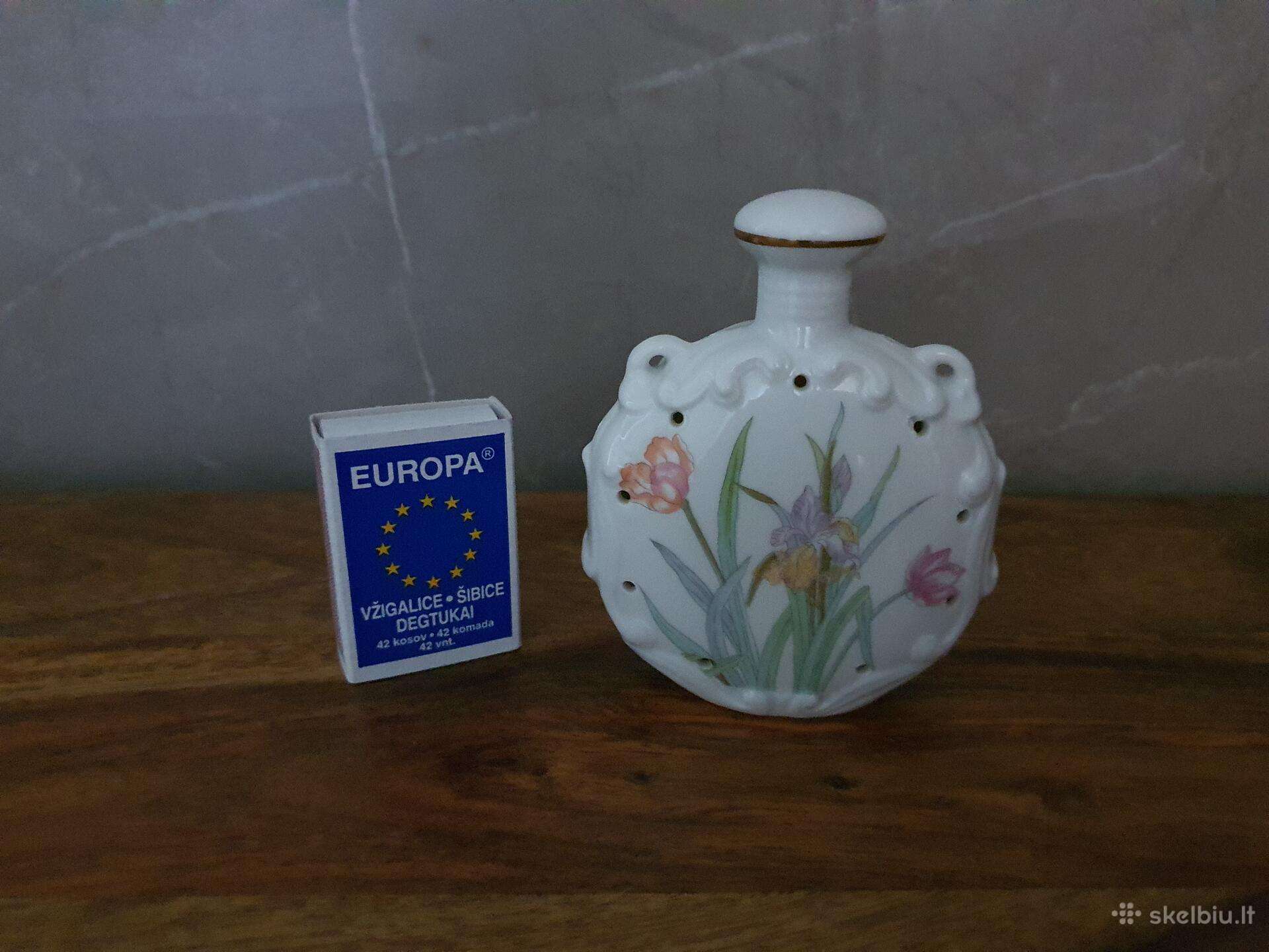 Porcelianinė parfumerinė
