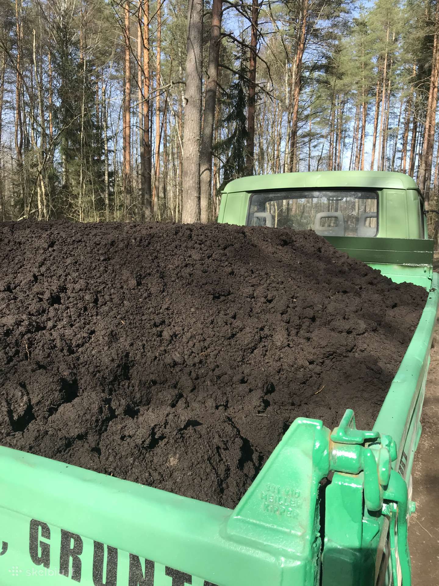 Sijuotas juodžemis,smelis,žvyras,skalda,augalinis