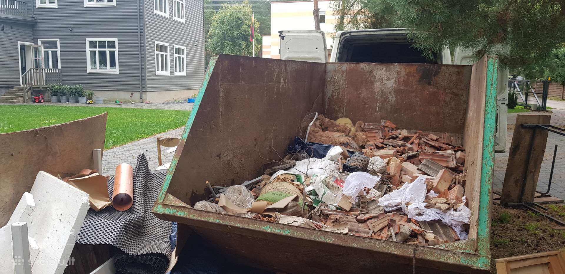 Senu baldu išvežimas-perkraustymo-griovimo darbai