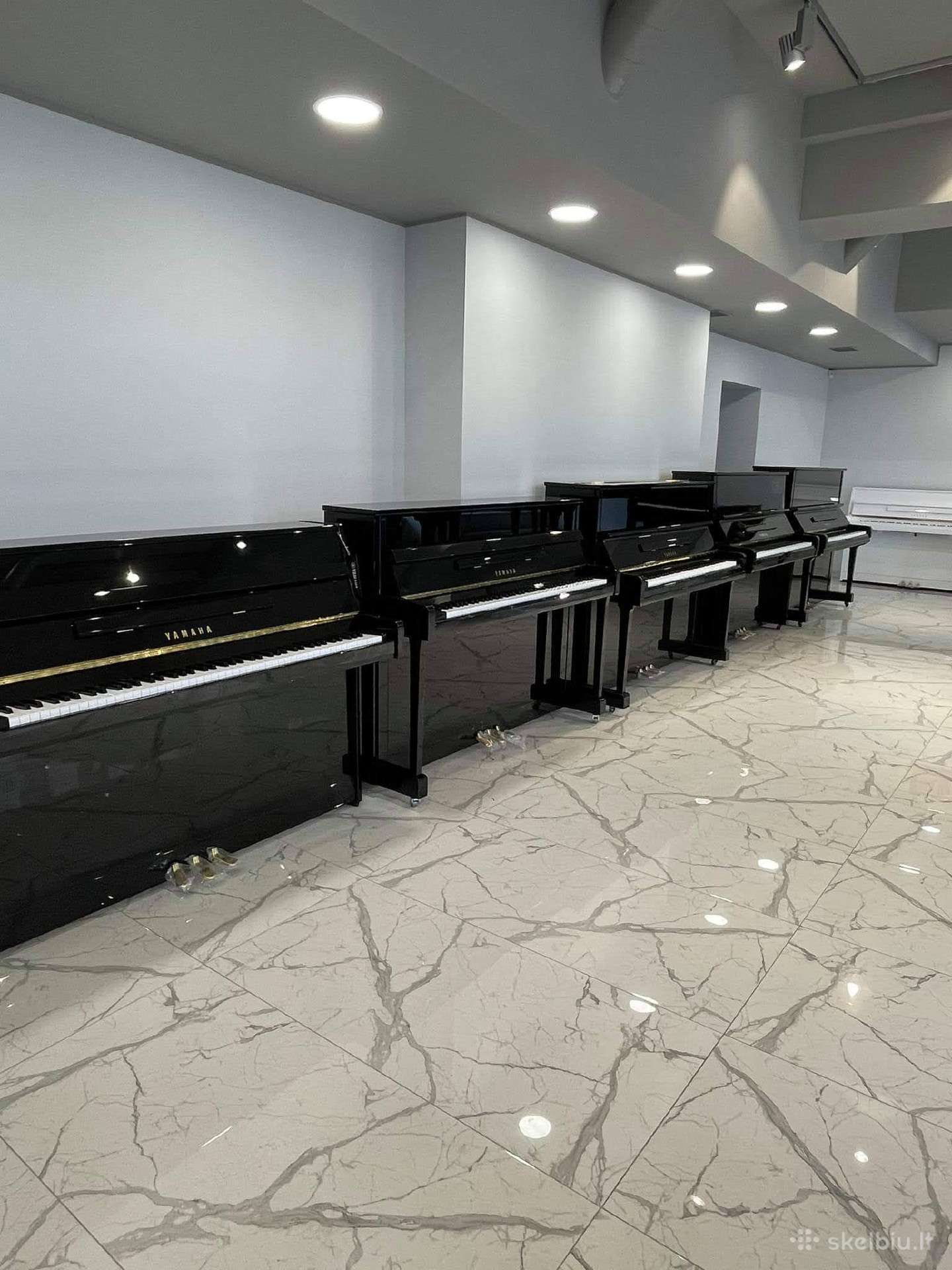 Parduodu pianina Yamaha
