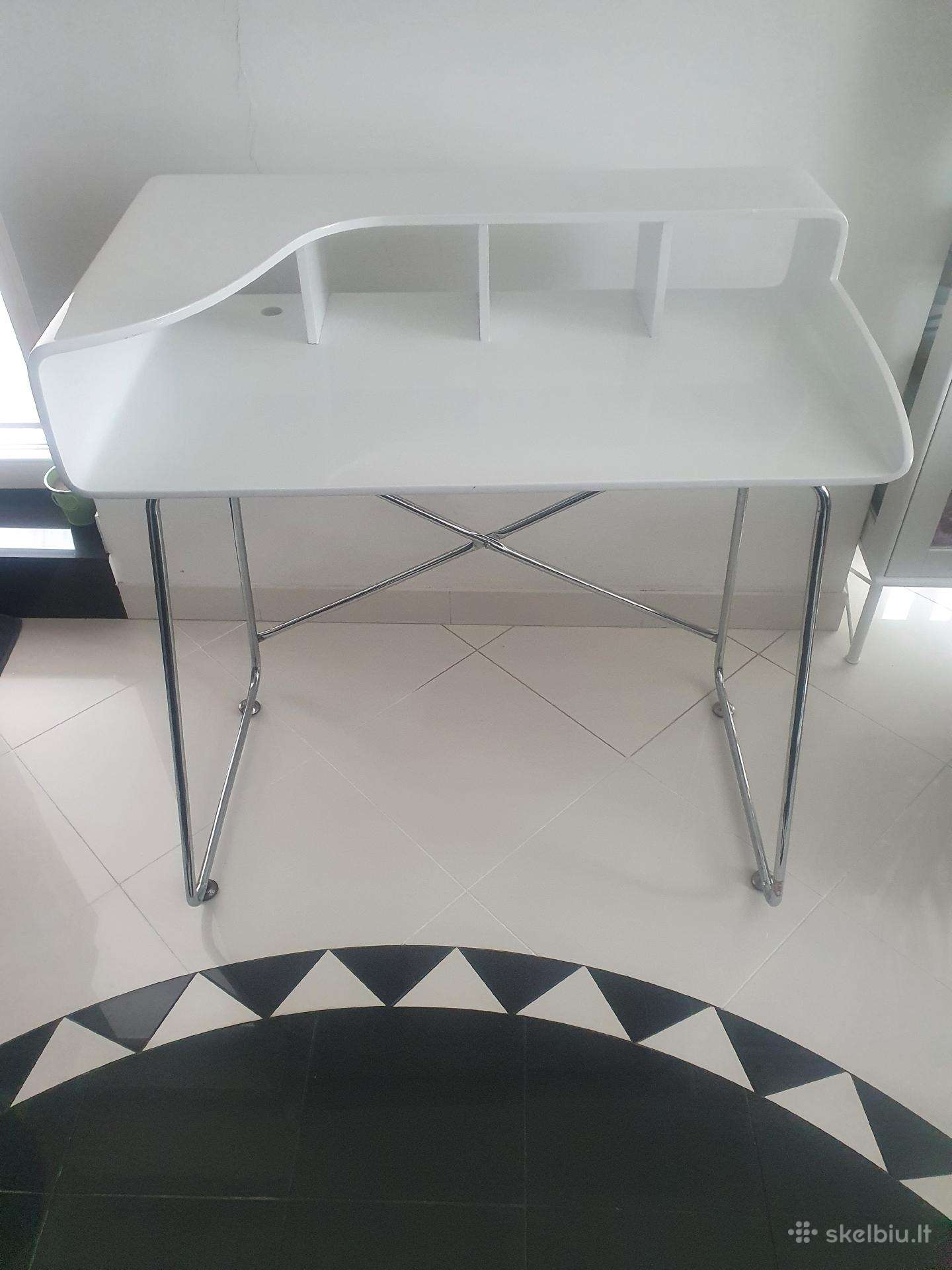Kare Design modernus kompiuterinis stalas