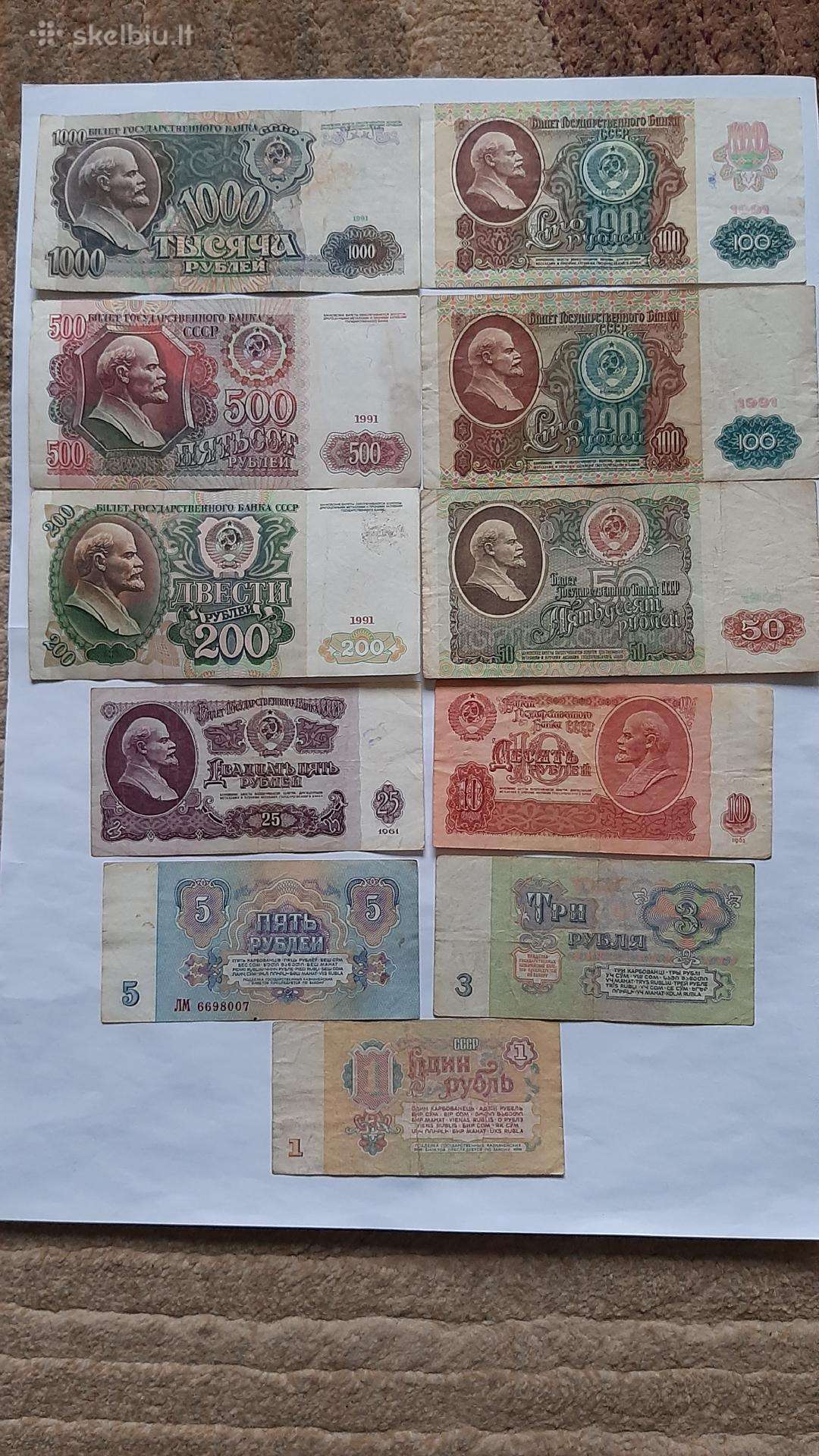 Banknotai.